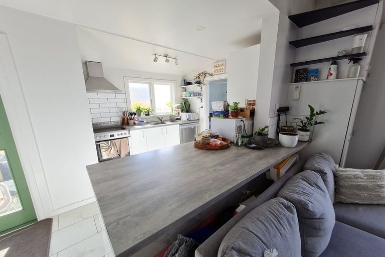 Photo of property in 2/164 Shaw Avenue, New Brighton, Christchurch, 8083