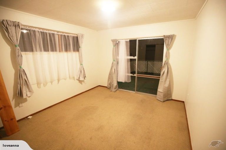 Photo of property in 16 Ransom Smyth Drive, Goodwood Heights, Auckland, 2105