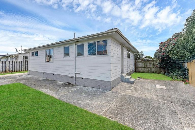 Photo of property in 14 Bedlington Avenue, Manurewa, Auckland, 2102