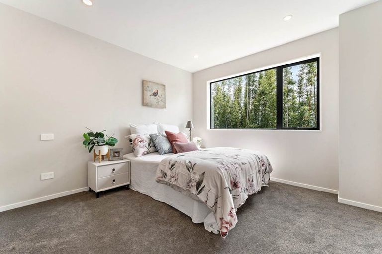 Photo of property in 7 Don Oliver Lane, Glen Eden, 0602