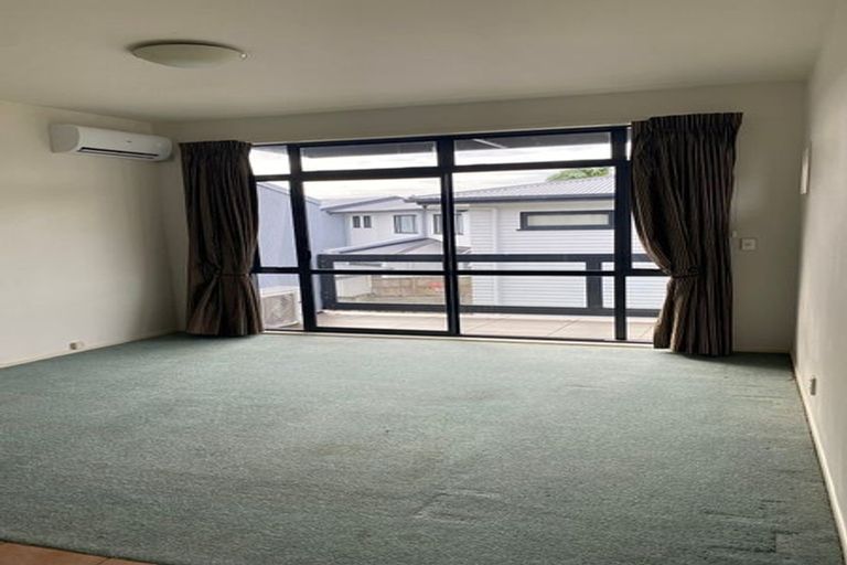 Photo of property in 140/2 Armoy Drive, East Tamaki, Auckland, 2016