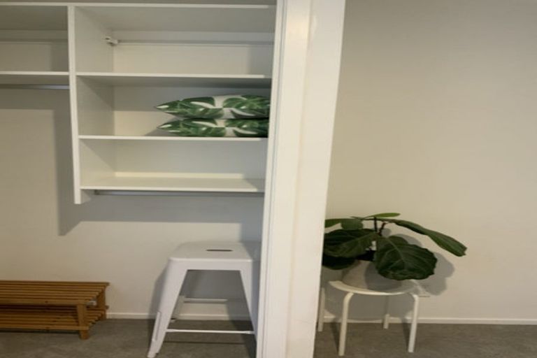 Photo of property in 1/18 Penning Road, Castor Bay, Auckland, 0620