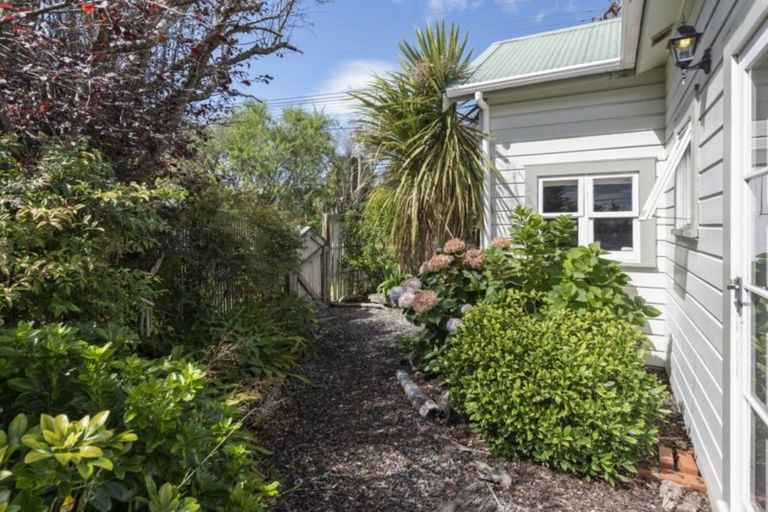 Photo of property in 69 Waimea Road, Waikanae Beach, Waikanae, 5036
