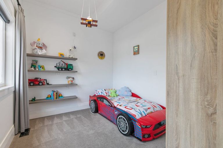 Photo of property in 61 Mount Smart Road, Onehunga, Auckland, 1061