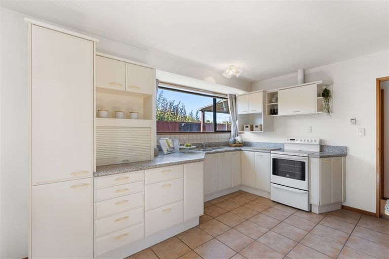 Photo of property in 21 Mulberry Place, Redwood, Christchurch, 8051