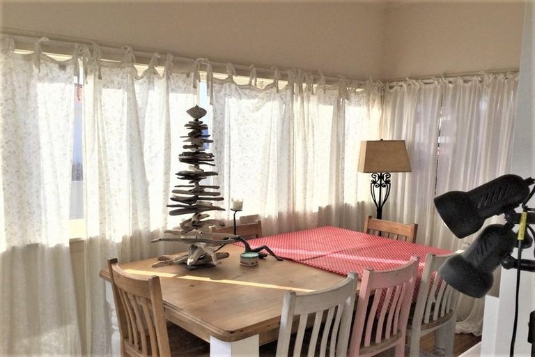 Photo of property in 385 Devonport Road, Tauranga South, Tauranga, 3112