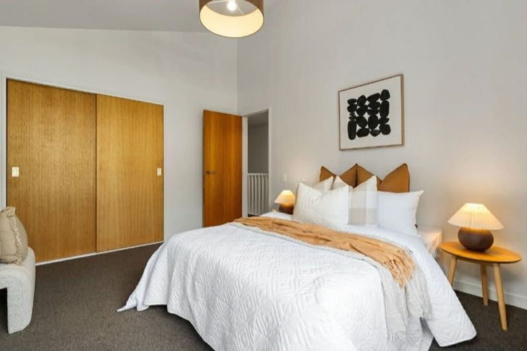 Photo of property in 12/3 Severn Street, Island Bay, Wellington, 6023