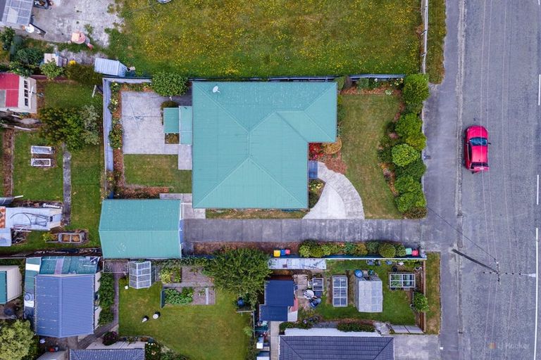 Photo of property in 1 Dixon Street, Waimate, 7924