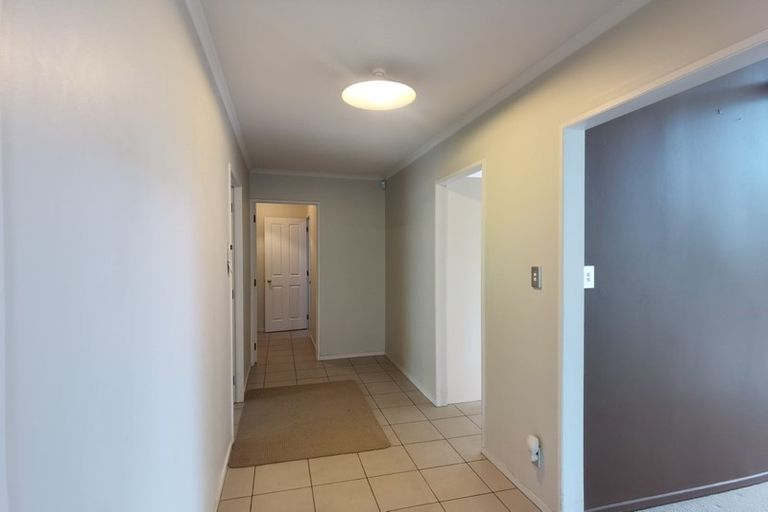 Photo of property in 1/33 Ben Nevis Place, Northpark, Auckland, 2013