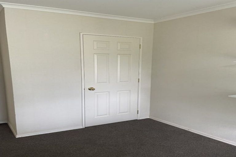 Photo of property in 17 Summerland Drive, Henderson, Auckland, 0612