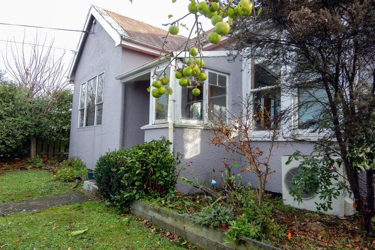 Photo of property in 12 Greta Street, South Hill, Oamaru, 9400