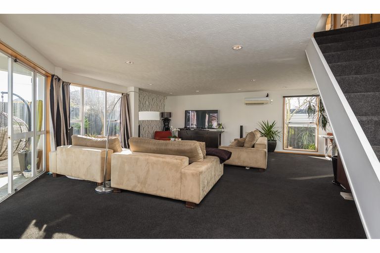 Photo of property in 1a Dulles Place, Papanui, Christchurch, 8053
