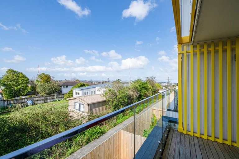 Photo of property in 6/43b Waimumu Road, Massey, Auckland, 0614