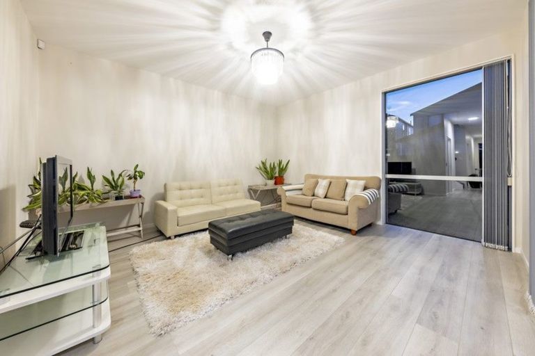 Photo of property in 12 Courage Road, Papakura, 2110