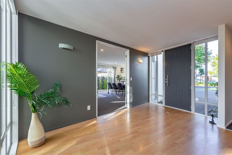 Photo of property in 15 Riverwood Boulevard, Redwood, Christchurch, 8051