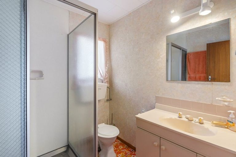 Photo of property in 50 Queens Road, Waikanae Beach, Waikanae, 5036