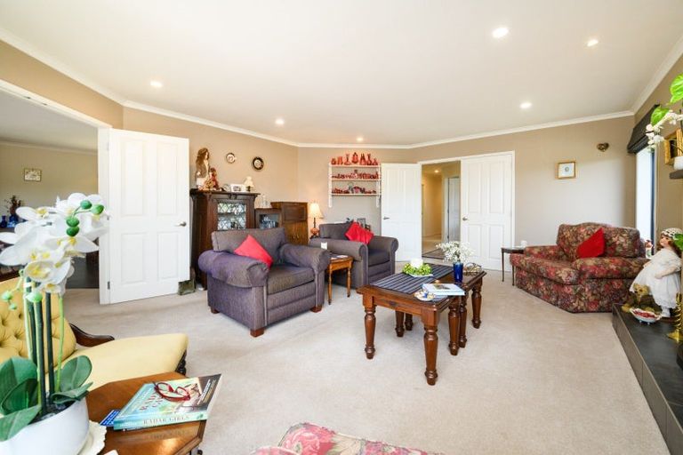 Photo of property in 22 Masefield Terrace, Kelvin Grove, Palmerston North, 4414