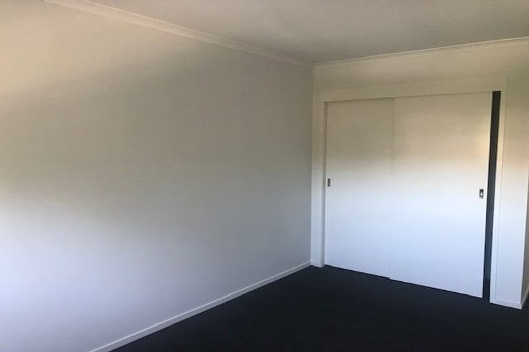 Photo of property in 18 Stolford Crescent, New Lynn, Auckland, 0600