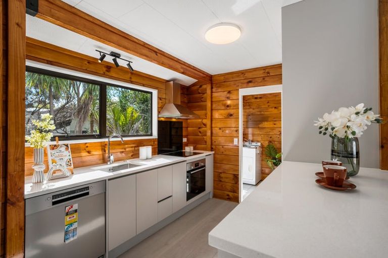 Photo of property in 33a Glenvar Road, Torbay, Auckland, 0630