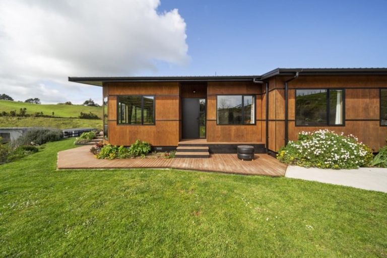 Photo of property in 63a Saxton Road, Upper Vogeltown, New Plymouth, 4371