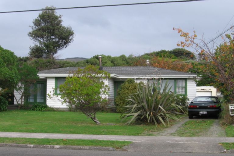 Photo of property in 70 Ngaio Road, Waikanae, 5036