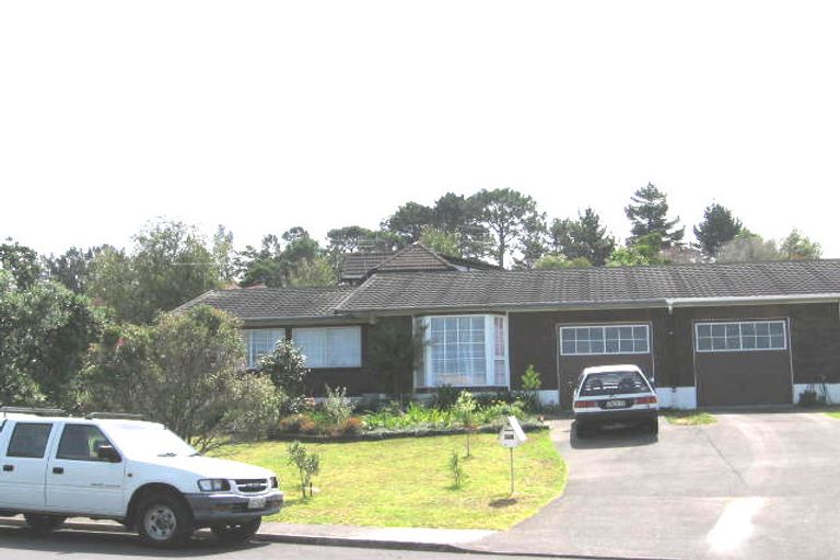 Photo of property in 1/35 Centorian Drive, Windsor Park, Auckland, 0632