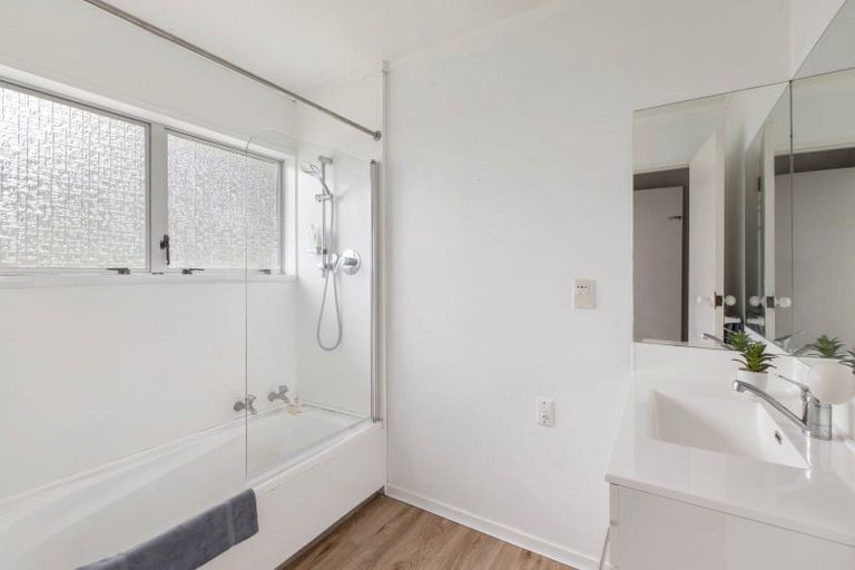 Photo of property in 84 Resolution Road, Welcome Bay, Tauranga, 3112