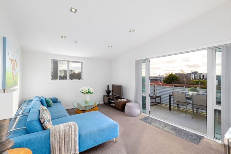 Photo of property in 3/8 Hutcheson Street, Sydenham, Christchurch, 8023