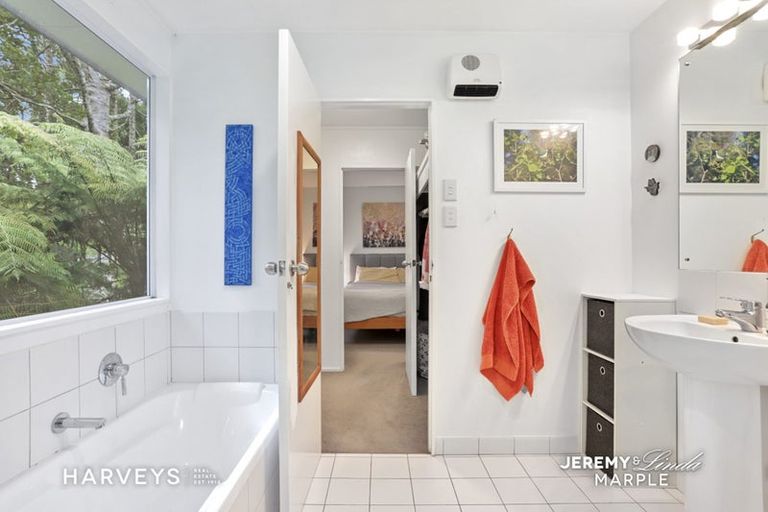 Photo of property in 47 Daffodil Street, Titirangi, Auckland, 0604