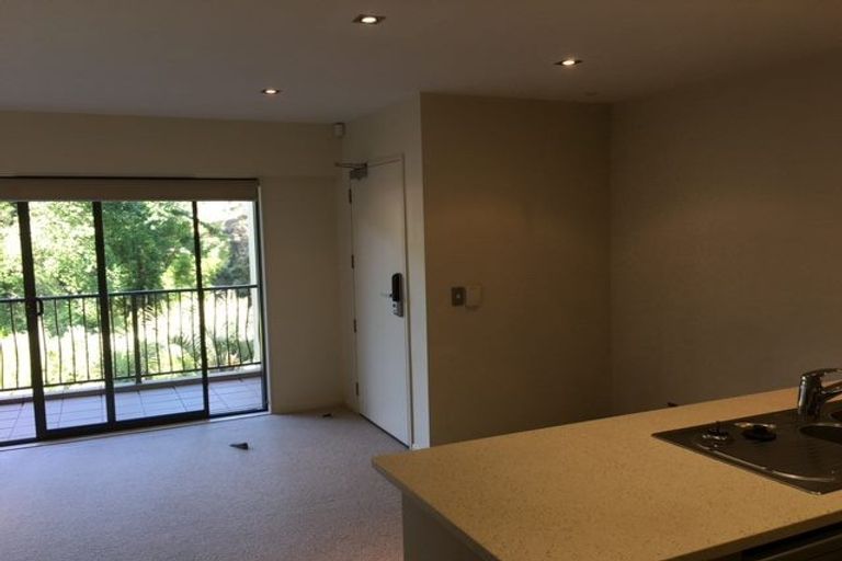 Photo of property in 10/7 The Avenue, Albany, Auckland, 0632