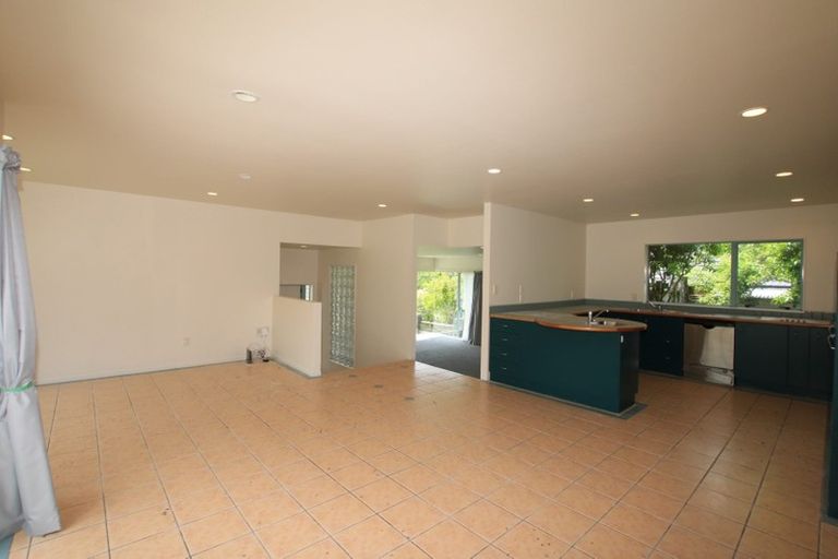 Photo of property in 3 Khaleel Place, Henderson, Auckland, 0612
