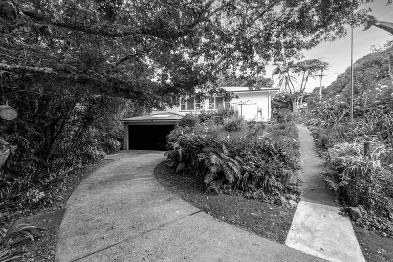 Photo of property in 1 High Road, Hawera, 4610