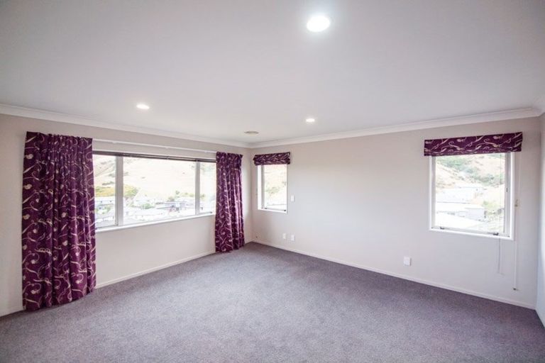 Photo of property in 5a Gifford Grove, Churton Park, Wellington, 6037