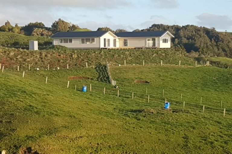 Photo of property in 610 Dover Road, Okato, New Plymouth, 4374