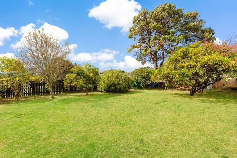 Photo of property in 7 Bayside Avenue, Te Atatu Peninsula, Auckland, 0610