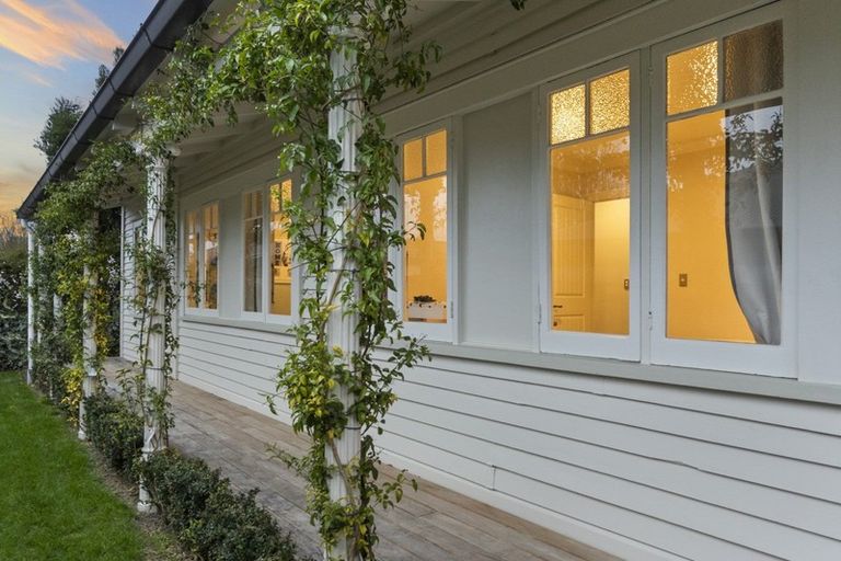 Photo of property in 16 Endeavour Avenue, Flagstaff, Hamilton, 3210