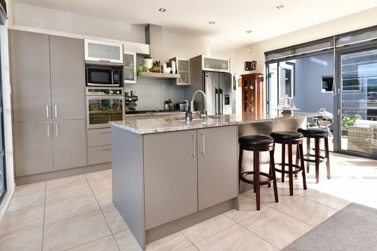 Photo of property in 15 Maire Road, Orewa, 0931