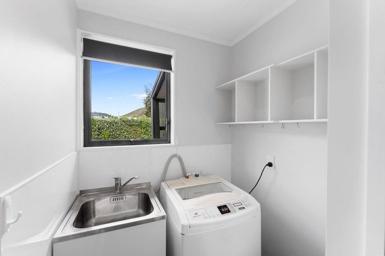 Photo of property in 24a He Awa Crescent, Waikanae, 5036