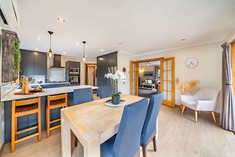 Photo of property in 45b Dowling Grove, Silverstream, Upper Hutt, 5019