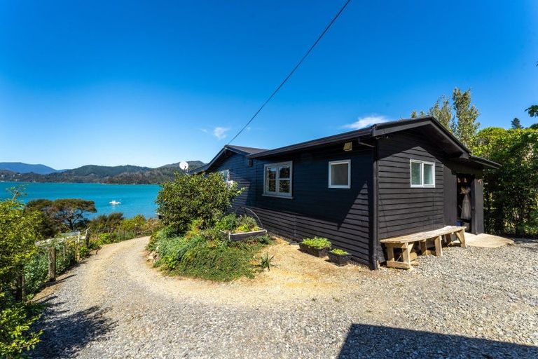 Photo of property in 7102 Kenepuru Road, Raetihi, Picton, 7282
