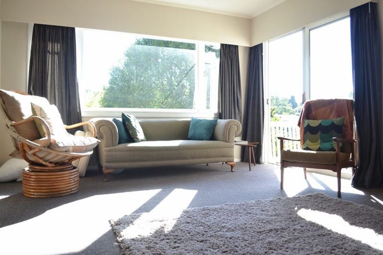 Photo of property in 25 Beaumont Crescent, Frankleigh Park, New Plymouth, 4310