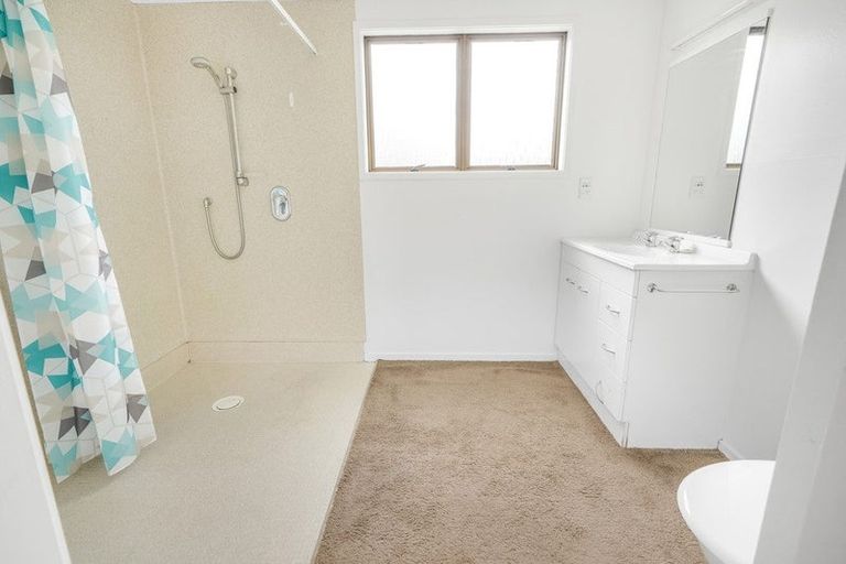 Photo of property in 8b Kingfisher Way, Te Kowhai, Hamilton, 3288