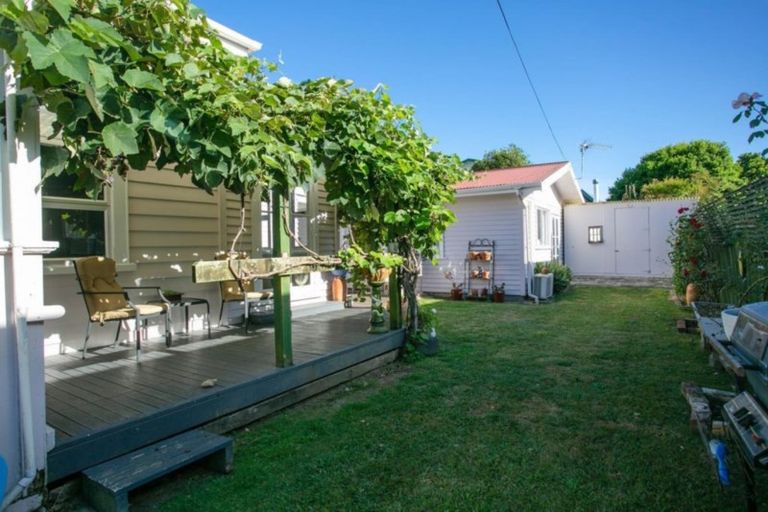 Photo of property in 30 Clare Street, Cambridge, 3434