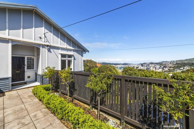 Photo of property in 32 Upper Watt Street, Wadestown, Wellington, 6012