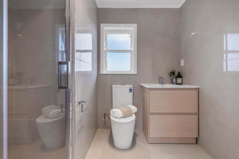 Photo of property in 27 Takanini Road, Takanini, 2112