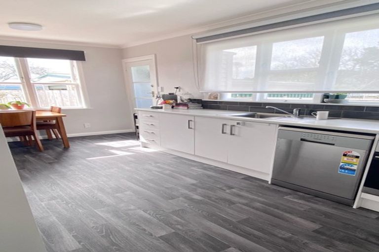 Photo of property in 8 Arawhata Road, Paraparaumu, 5032