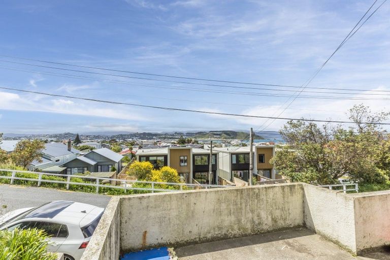 Photo of property in 168 Sutherland Road, Lyall Bay, Wellington, 6022