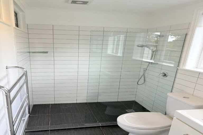 Photo of property in 300 Paremoremo Road, Paremoremo, Auckland, 0632