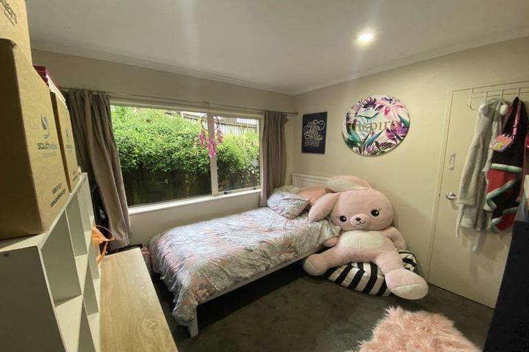 Photo of property in 5 Chloe Place, Massey, Auckland, 0614