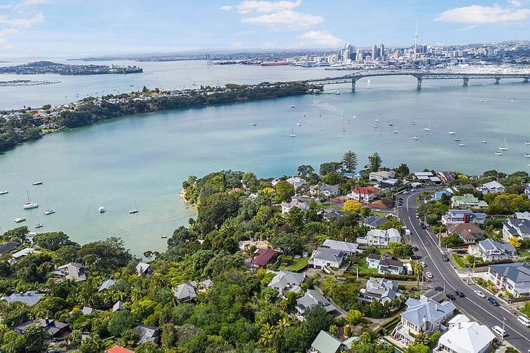 Photo of property in 49 Hinemoa Street, Birkenhead, Auckland, 0626